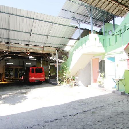 Tiga Dua Homestay Yogyakarta Exterior foto