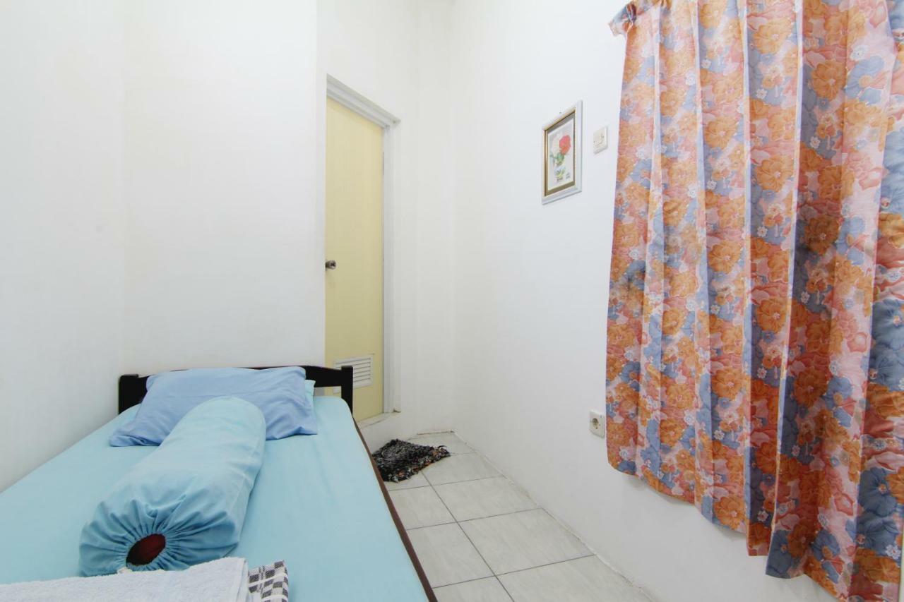 Tiga Dua Homestay Yogyakarta Exterior foto
