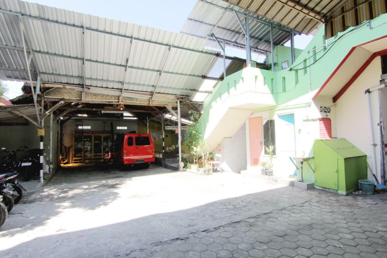 Tiga Dua Homestay Yogyakarta Exterior foto