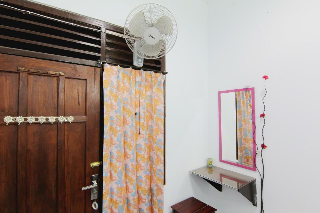 Tiga Dua Homestay Yogyakarta Exterior foto
